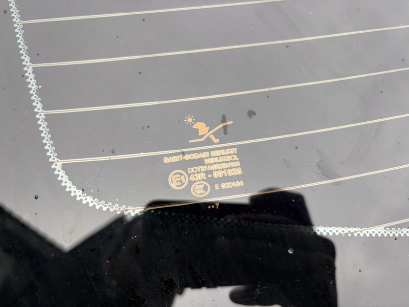 Стекло заднее Cadillac BLS 2008
