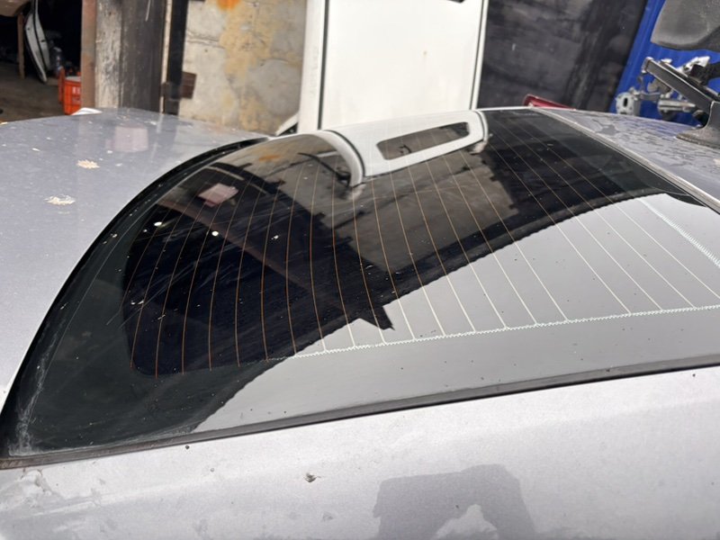 Стекло заднее Cadillac BLS 2008
