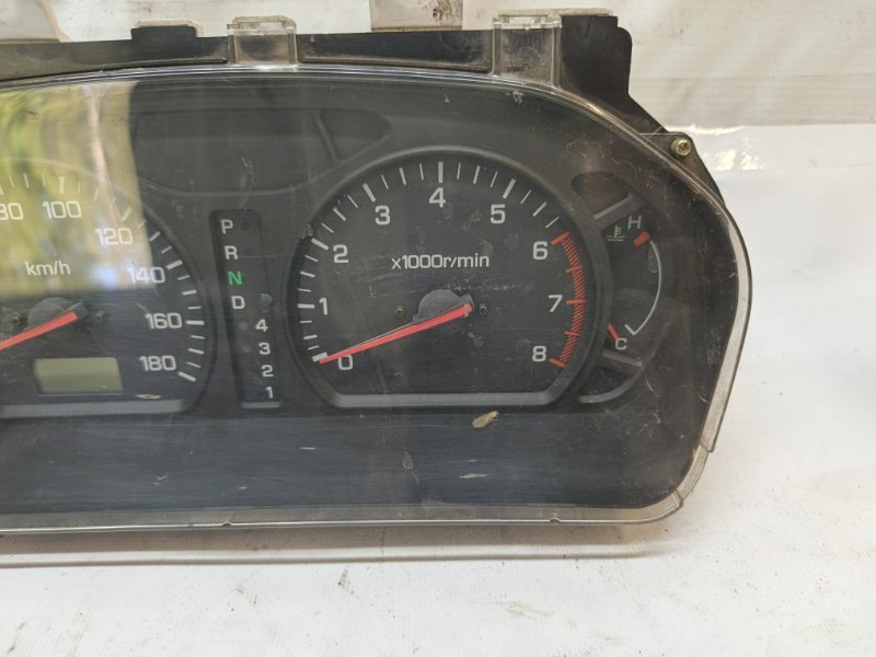 Панель приборов Mitsubishi Chariot Grandis 2001