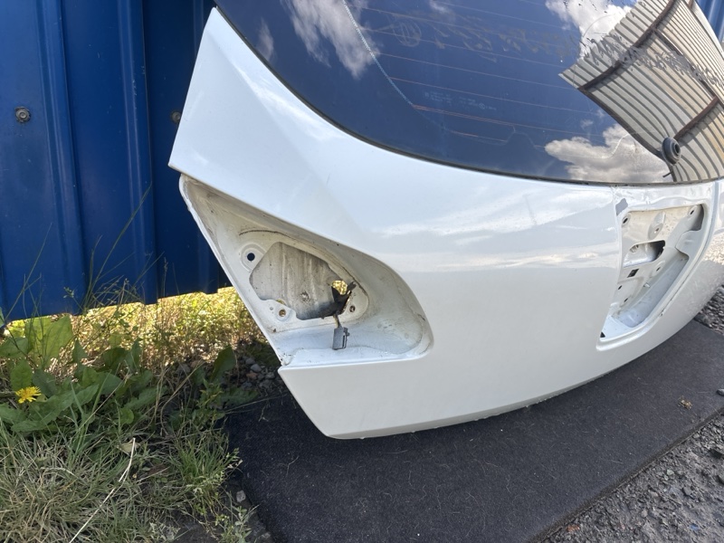 Крышка багажника Opel Astra 2011 J
