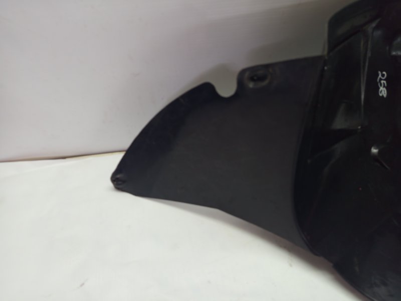 Подкрылок Peugeot 206 2008