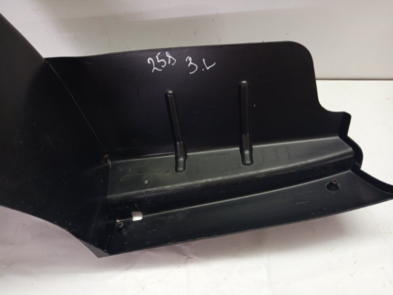 Подкрылок Peugeot 206 2008