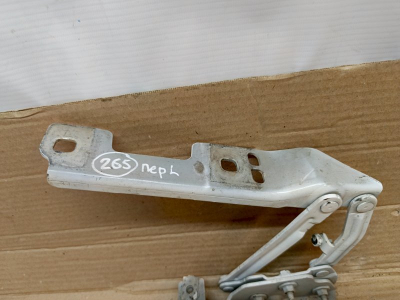 Петля капота Opel Astra 2011 J
