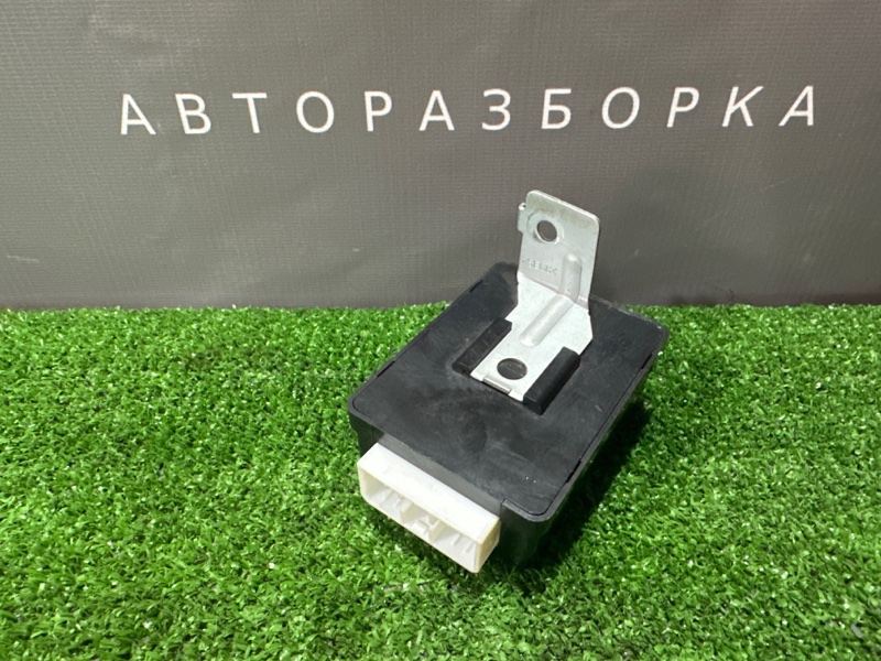 Блок управления центральным замком Kia Ceed SW 2010 ED
