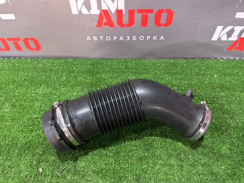 Патрубок воздушного фильтра Audi A6 quattro 2007 C6