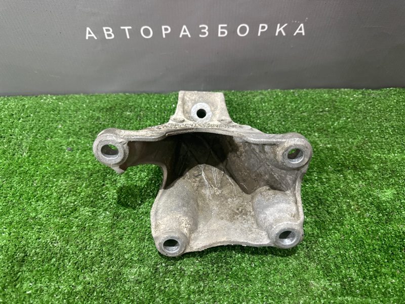 Кронштейн двигателя правый Audi A6 quattro 2007 C6