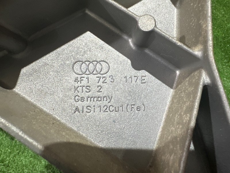 Кронштейн педали тормоза Audi A6 quattro 2007 C6