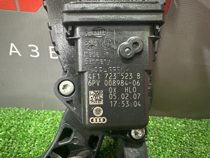 Педаль газа электронная Audi A6 quattro 2007 C6