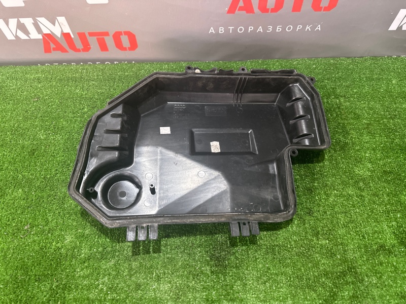 Крышка корпуса блока предохранителей Audi A6 quattro 2007 C6