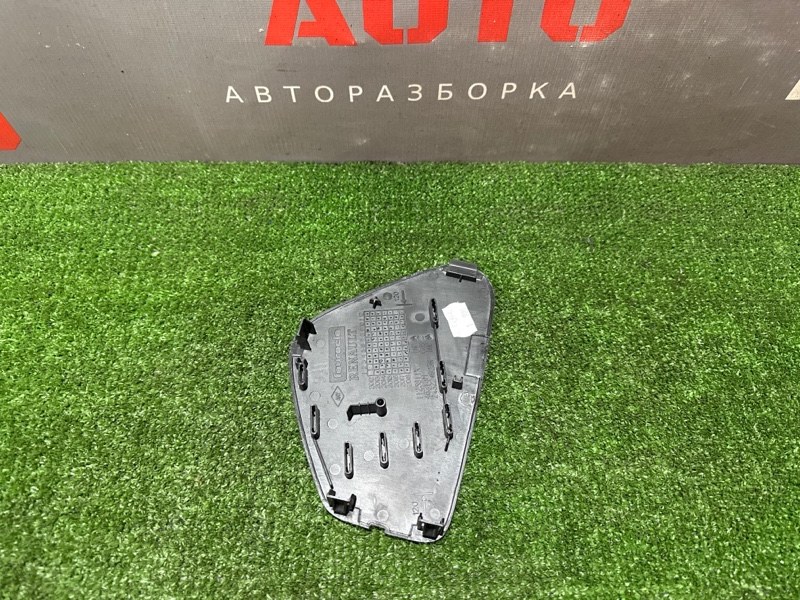 Накладка торпедо боковая Lada X-Ray Cross 2022