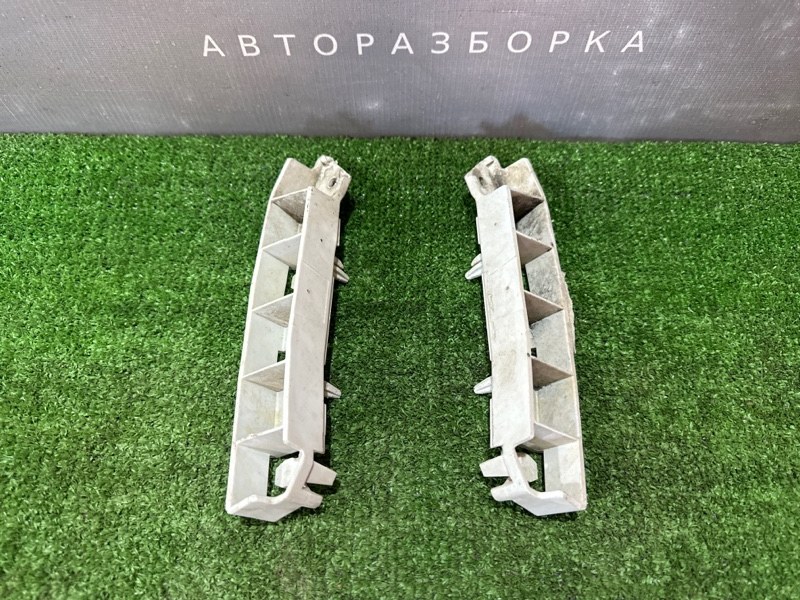 Кронштейн бампера передний Ford Focus 3 2013