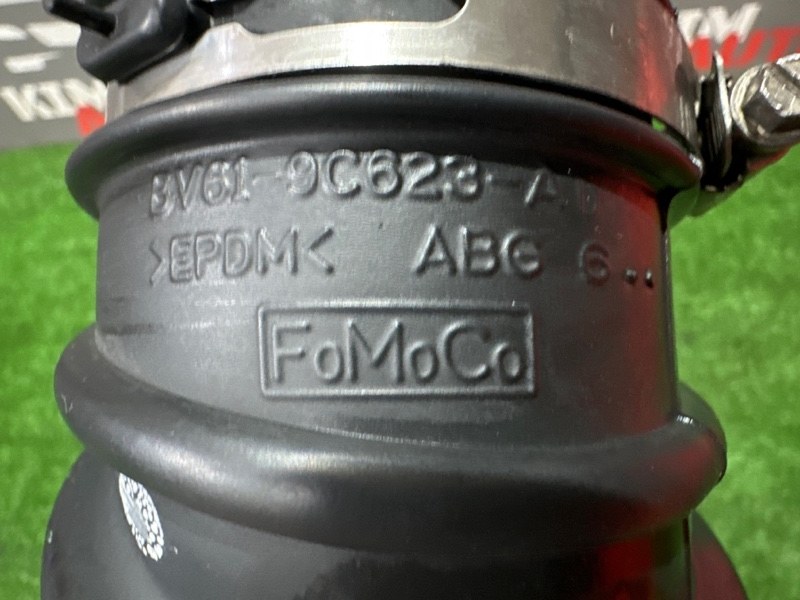 Патрубок дроссельной заслонки Ford Focus 3 2013