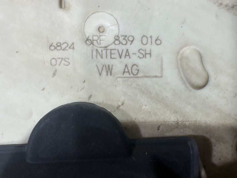 Замок двери задний правый Volkswagen Polo 5 2013
