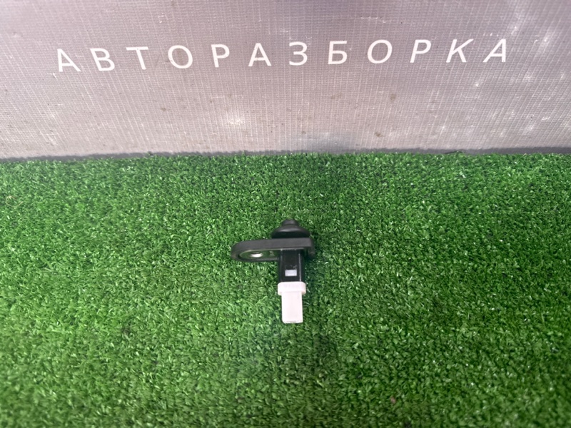 Концевик двери Kia Rio 3 HB 2013