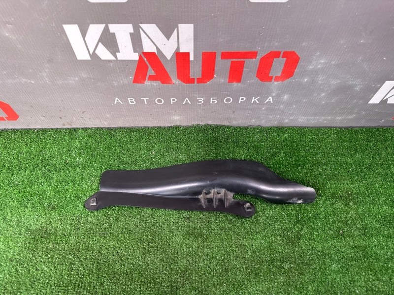 Кожух замка двери Kia Rio 3 HB 2013