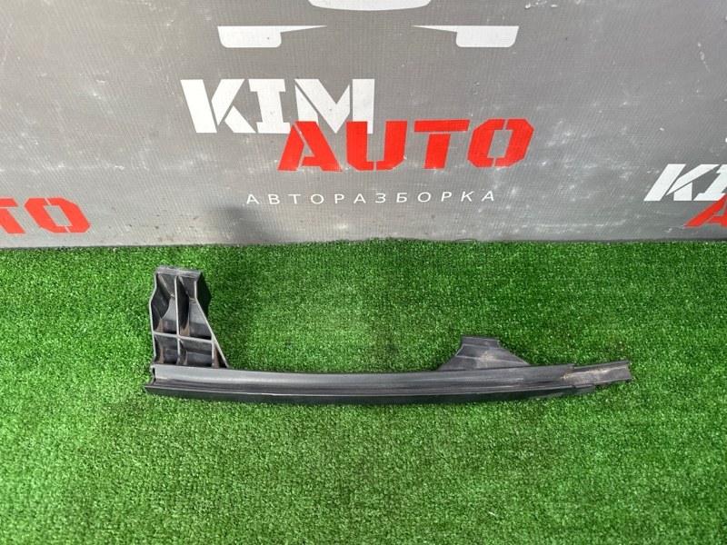 Направляющая стекла задней двери Kia Rio 3 HB 2013