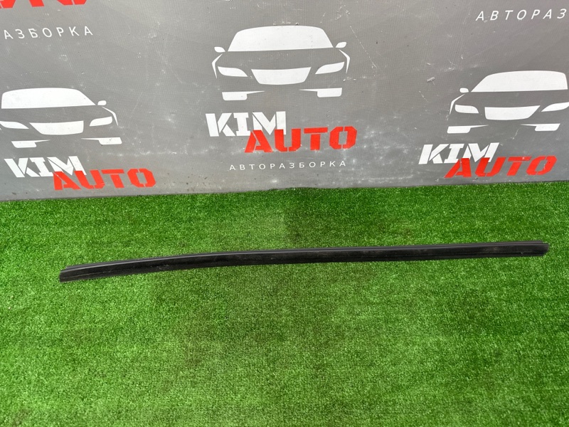 Уплотнитель перед.лев. внутренний(бархотка) Kia Rio 3 HB 2013