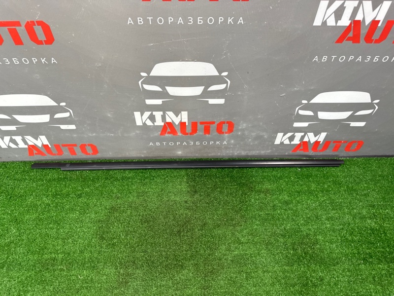 Уплотнитель стекла передний правый наружный(Бархотка) Kia Picanto 2 2011