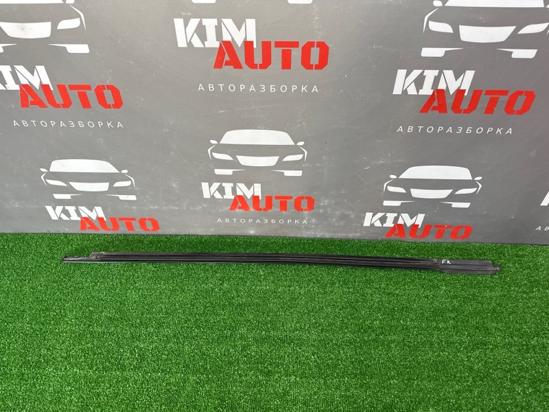 Уплотнитель стекла передний правый наружный(Бархотка) Ford Focus 3 2013