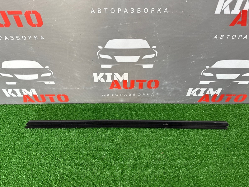 Уплотнитель перед.лев. внутренний(бархотка) Ford Focus 3 2013