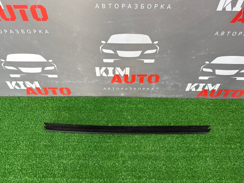 Уплотнитель зад.прав. внутренний(бархотка) Ford Focus 3 2013