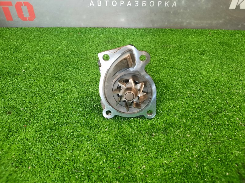 Насос водяной (помпа) Renault Nissan Lada