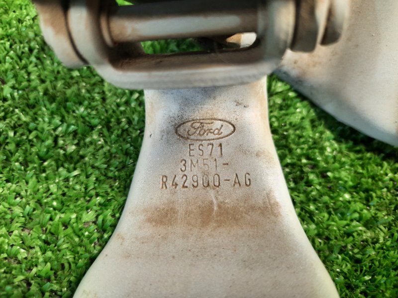 Петли крышки багажника Ford Focus 2 2009 HB