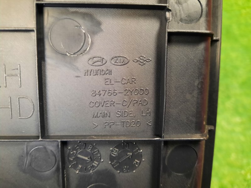 Накладка торпедо боковая Hyundai ix35 2011