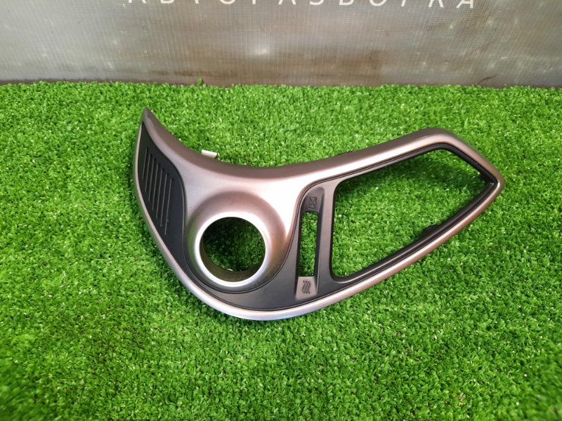 Рамка дефлектора отопителя Hyundai ix35 2011