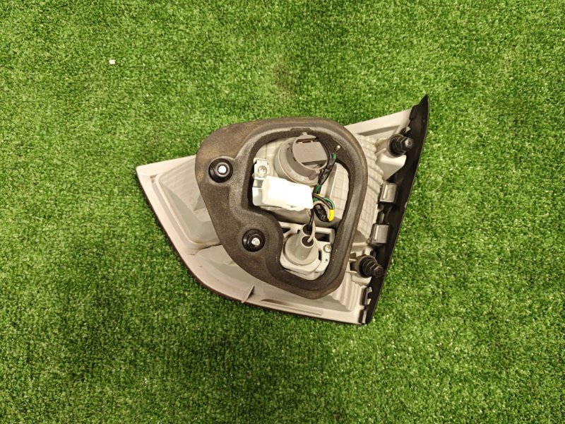 Фонарь задний левый в крышку багажника Hyundai ix35 2011