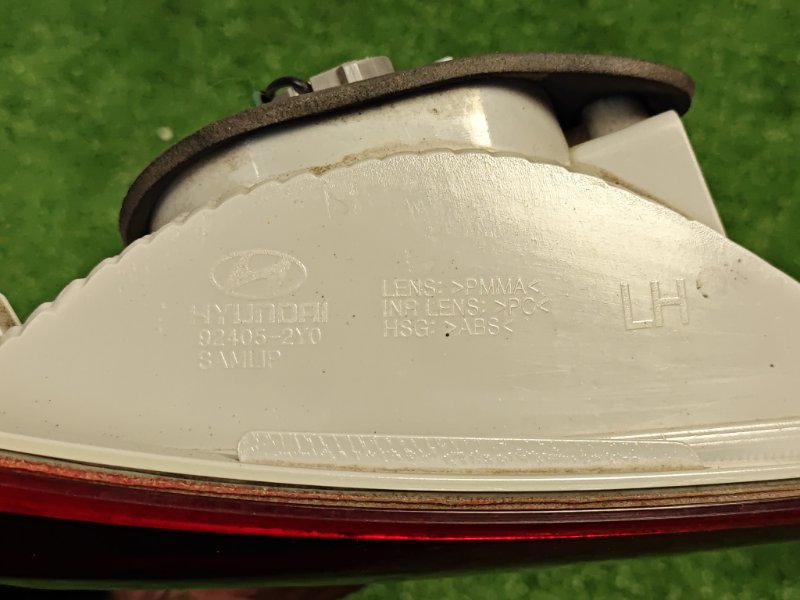 Фонарь задний левый в крышку багажника Hyundai ix35 2011