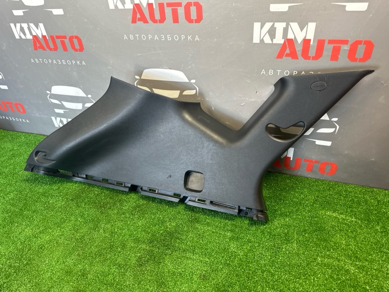 Накладка задней стойки Hyundai ix35 2011