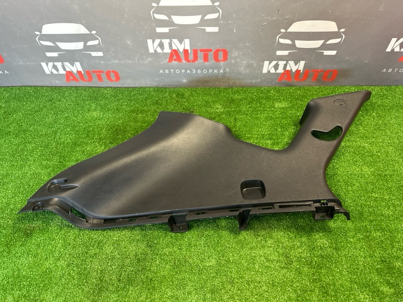 Накладка задней стойки Hyundai ix35 2011
