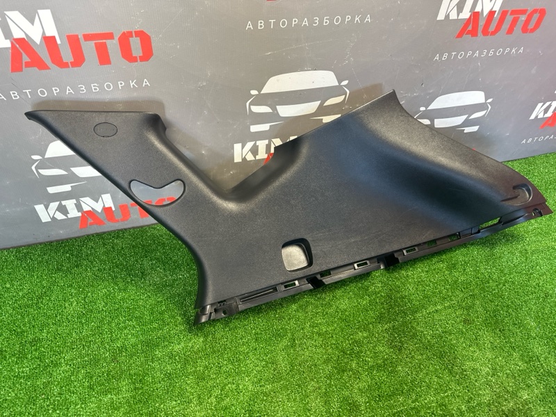 Накладка задней стойки Hyundai ix35 2011