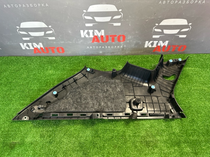 Накладка задней стойки Hyundai ix35 2011