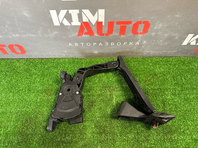 Педаль газа электронная Hyundai ix35 2011