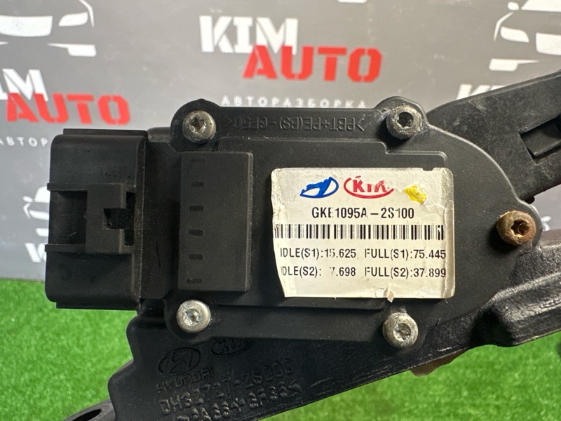 Педаль газа электронная Hyundai ix35 2011