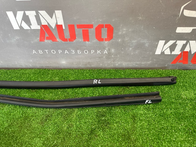 Уплотнитель стекла(бархотка) внутренний Hyundai ix35 2011