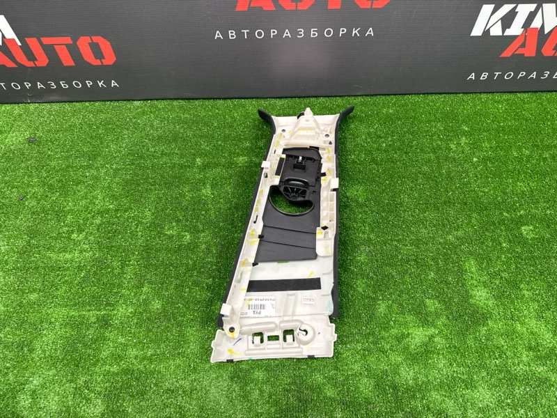 Накладка центральной стойки верхняя Infiniti QX50 J55 2019