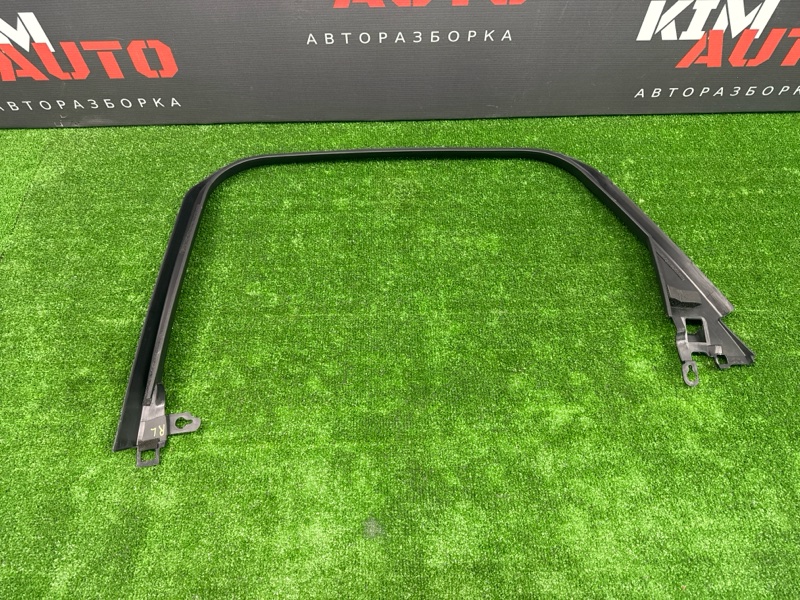 Накладка рамки задней двери внутренняя Infiniti QX50 J55 2019