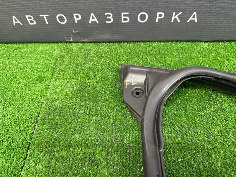 Уплотнитель двери Infiniti QX50 J55 2019