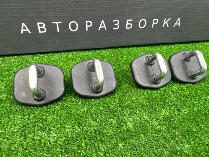 Ответная часть замка двери Infiniti QX50 J55 2019