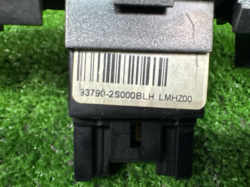 Блок кнопок центральной консоли Hyundai ix35 2012