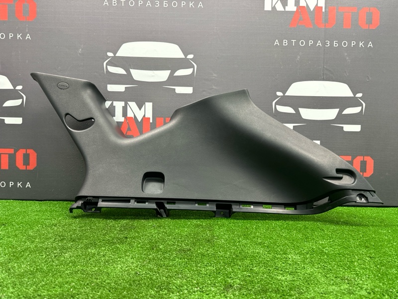 Накладка стойки задняя правая Hyundai ix35 2012