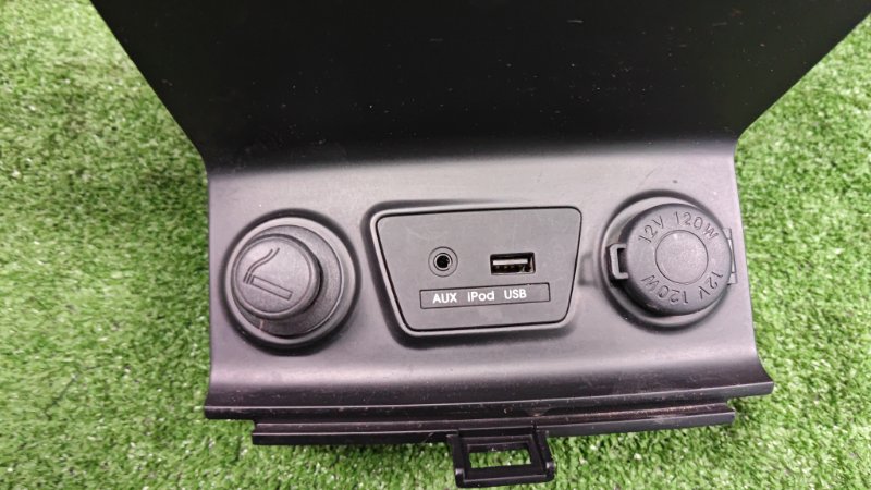 Консоль центральная Hyundai ix35 2012