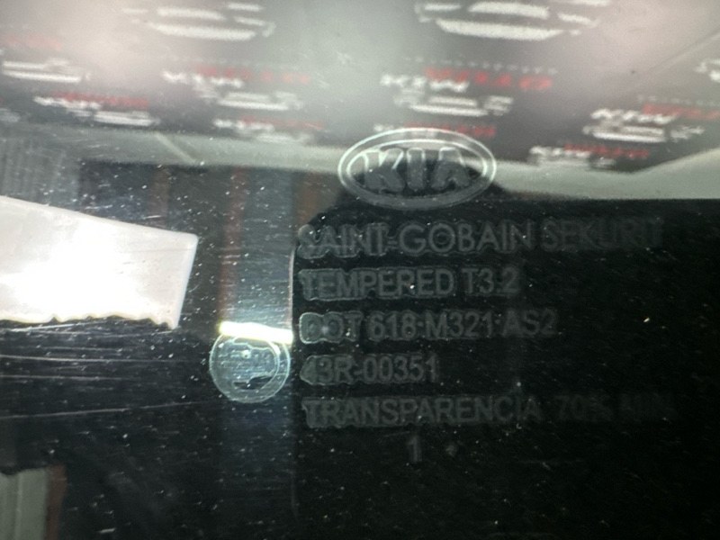 Стекло двери Kia Ceed 1 HB 2012 ED