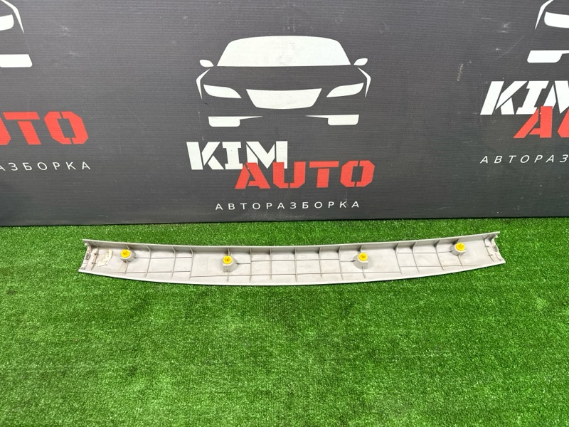 Накладка крышки багажника верхняя Kia Ceed 1 HB 2012 ED
