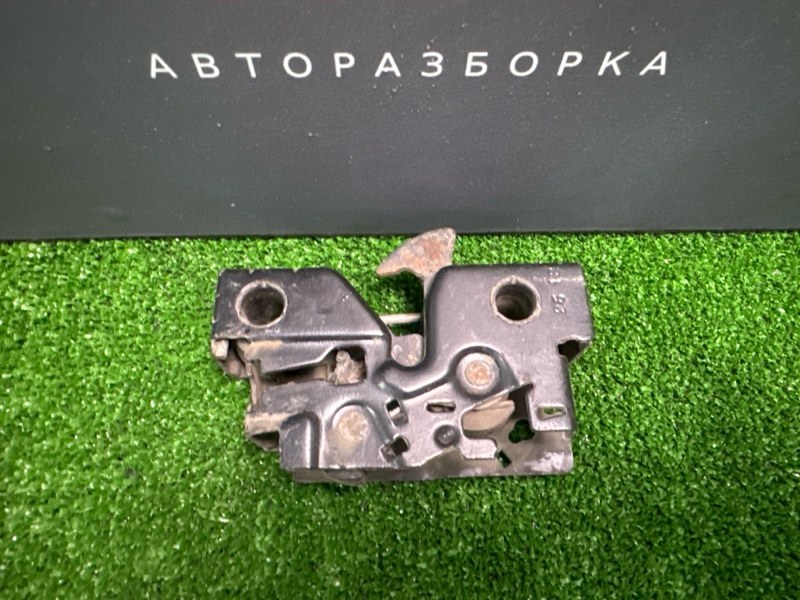 Замок капота Volkswagen Polo 5 2013