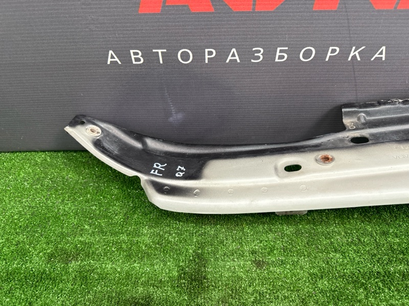Кронштейн крыла Audi Q7 2007 4L