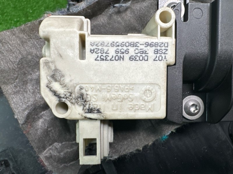 Бардачок Audi Q7 2007 4L
